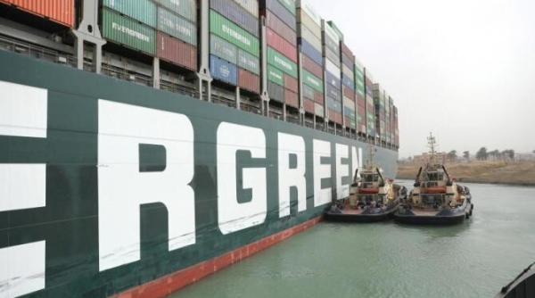 blocaj canalul suez  toate navele aflate in asteptare au traversat calea navigabila