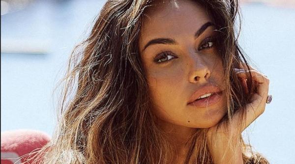madalina ghenea fotografiile care au incins internetul a lasat totul la vedere