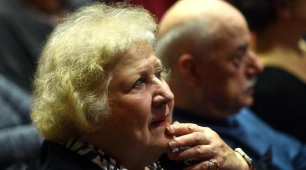 reactii dupa ce nicusor dan a repus o in drepturi pe dorina lazar la conducerea teatrului odeon prof marian popescu sper sa si dea onorabil demisia