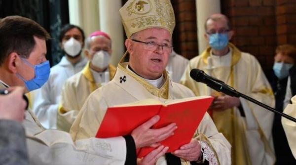 catolicii sarbatoresc invierea domnului  arhiepiscopul perca  asteptam o licarire de speranta pentru a vedea terminata pandemia