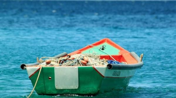 doua barci cu 160 de migranti salvate dupa trei zile din marea mediterana