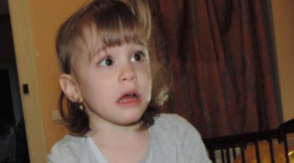 anastasia foca o fetita care sufera de paralizie cerebrala are nevoie de ajutorul nostru trebuie sa fie operata