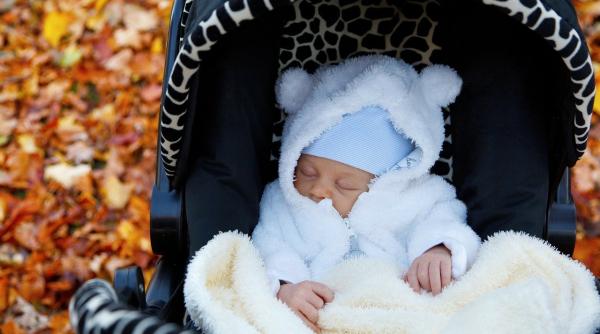 bebelus de doua saptamani ucis in anglia caruciorul in care se afla a fost lovit de un autoturism