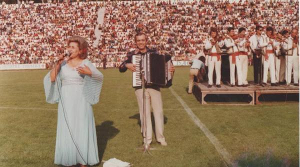 inmormantare gabi lunca  artista  condusa marti pe ultimul drum