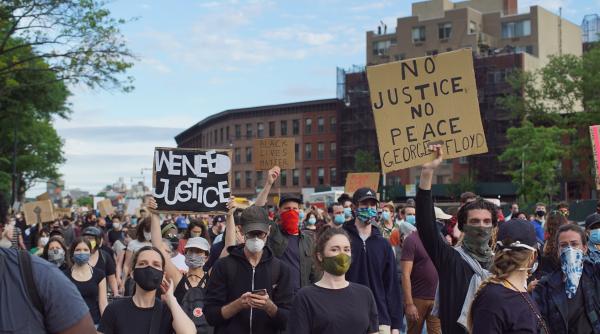 proces derek chauvin seful politiei minneapolis acuza forta excesiva folosita impotriva lui george floyd