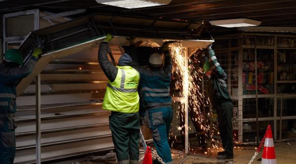 catalin drula le a multumit primarilor si directorului metrorex pentru desfiintarea spatiilor comerciale de la metrou un cartel se destructureaza cu ranga