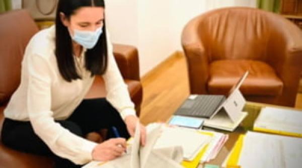 clotilde armand a rabufnit unii salariati au impresia ca sunt in vacanta