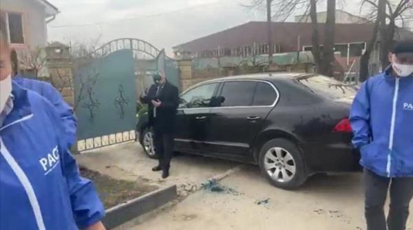 politicieni moldoveni acuzati ca sar randul si se vaccineaza cu pfizer in semn de protest unul dintre ei a fost stropit cu verde de briliant video