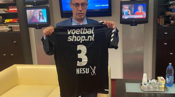 ciutacu liciteaza si el un tricou de fotbal dupa ce octavian sovre a luat un autograf de la haaland