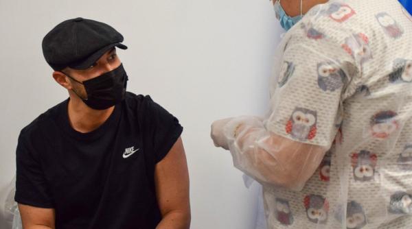 video cu bendeac vaccinat cu astrazeneca fatalailor li s au udat chilotii roz