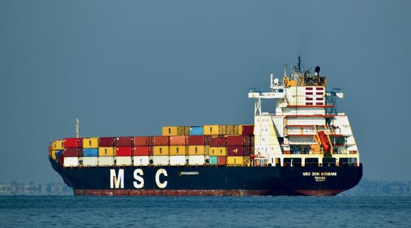 doi navigatori romani arsi la bordul unei nave aflata in malaezia