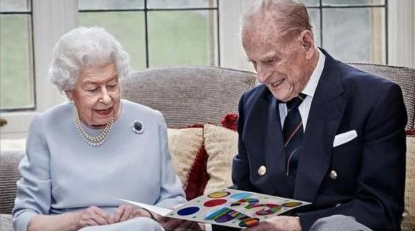 regina elisabeta si printul philip poveste de iubire inedita s au indragostit cand ea avea doar 13 ani zeul grec absolut sacrificii pentru inima suveranei