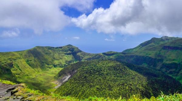 insula st vincent fara apa si electricitate dupa eruptia vulcanului la soufriere