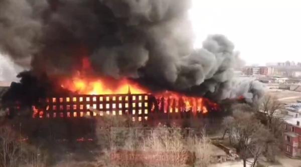 incendiu devastator in sankt petersburg un pompier a murit video