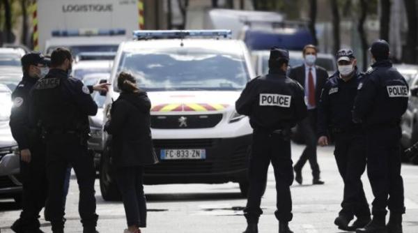 un barbat a fost executat intr un spital din paris atacatorul e liber