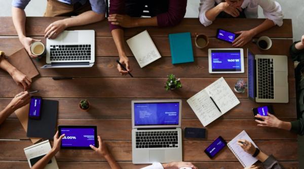 teama de a nu fi lasat pe dinafara va readuce oamenii la locul de munca