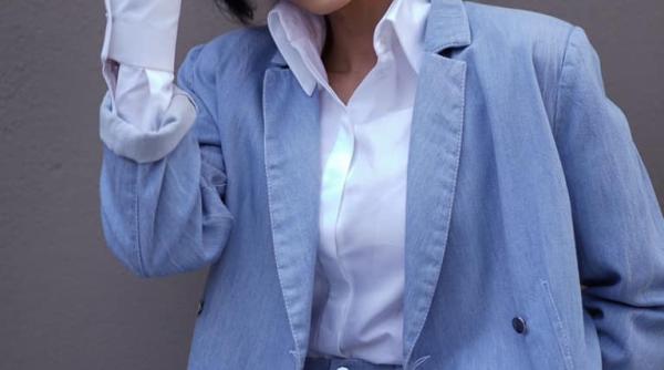 cati bani castiga adelina pestriti din postarile de pe instagram parintii ma intreaba cu ce ma ocup