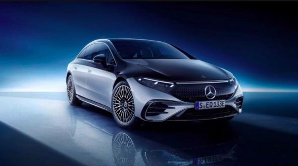foto sedanul electric de lux mercedes benz eqs dezvaluit oficial