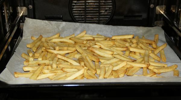 cartofi cu usturoi verde la cuptor cum se prepara reteta