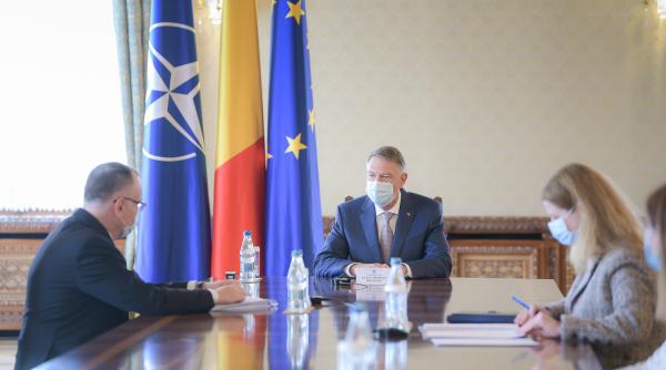 topul politicienilor sondaj bcs iohannis politicianul de pe primul loc la incredere