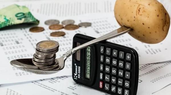 elena cristian euro se va indrepta galopant spre 5 lei moneda europeana a atins astazi un maxim istoric