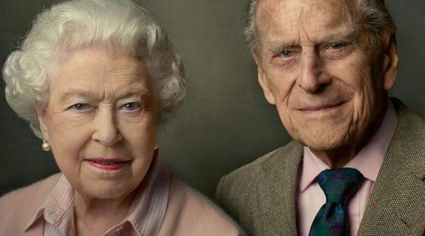 regina elisabeta 95 de ani prima aniversare departe de printul philip a carui moarte afecteaza traditiile familiei regale