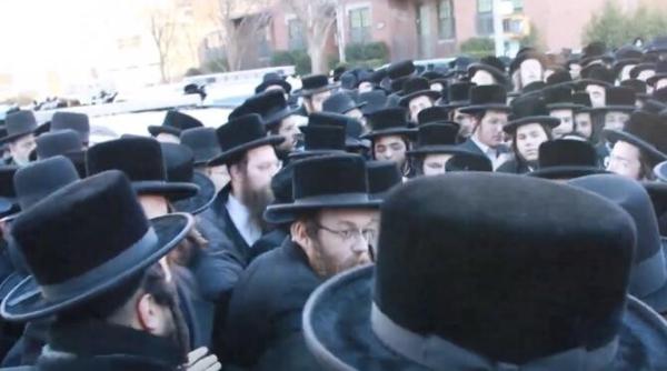 rabinul de alba iulia a murit la new york strabunicul sau a condus comunitatea din oras si a construit sinagoga