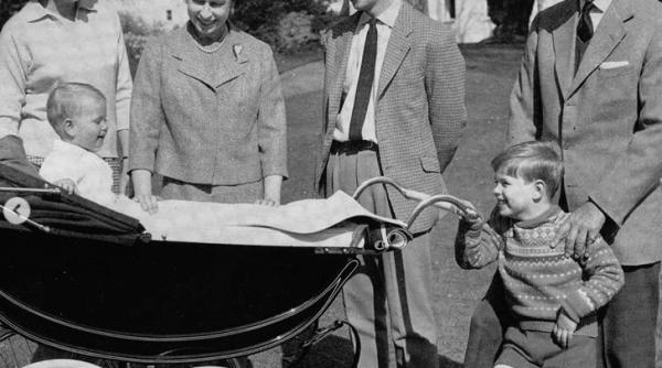 regina elisabeta povestea celor 95 de ani cum a ajuns de fapt regina si de ce a primit poreclele amuzante shirley temple si gan gan