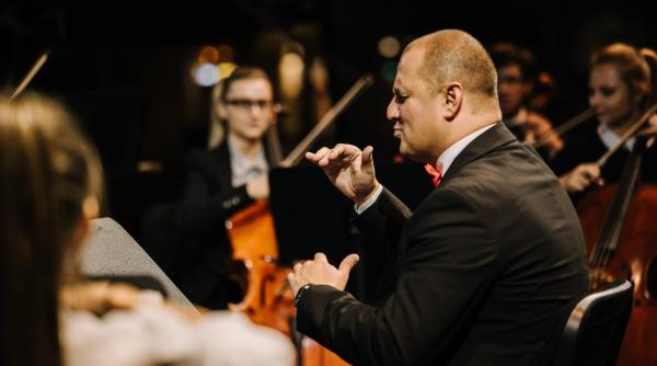 doliu in lumea muzicii un cunoscut dirijor clujean a murit de covid 19 la doar 42 de ani