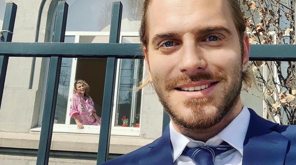 ilan laufer fotografie emotionanta cu gemenii nascuti prematur cum arata bebelusii la doua luni