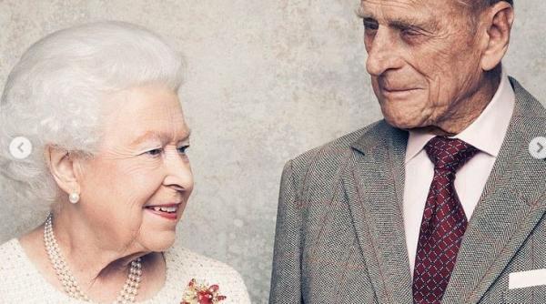 regina elisabeta inselata de printul philip sarah bradford si pat kirkwood surpriza le accepta aveam viata mai fericita daca se ducea acasa la sotia insarcinata in noaptea aceea