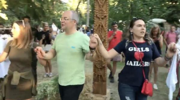 emil boc sustine ca participarea la untold si alte festivaluri sa fie conditionata de vaccinare