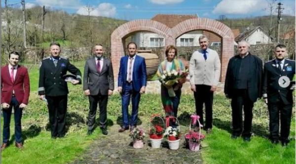 familia regala 25 de ani de la prima vizita regala la lipova delegatie la castelul savarsit