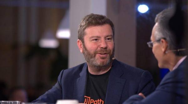 daniel dines nu doar ca l a depasit pe george soros la avere dar nici nu exista termen de comparatie intre ei adrian caciu este viitorul