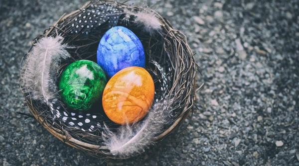 decoratiuni pentru masa de pasti ce se poarta in 2021