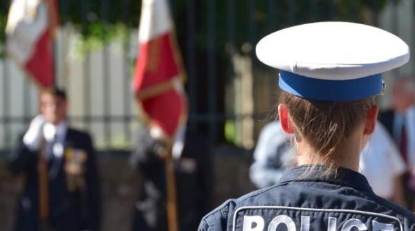 trei persoane au fost retinute dupa injunghierea unei politiste dintr un oras din franta