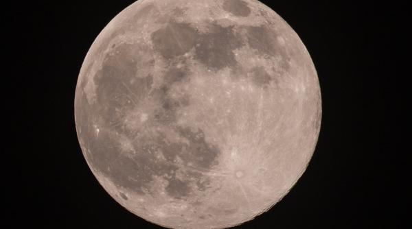 9 moduri in care luna plina va poate afecta sanatatea inclusiv luna roz