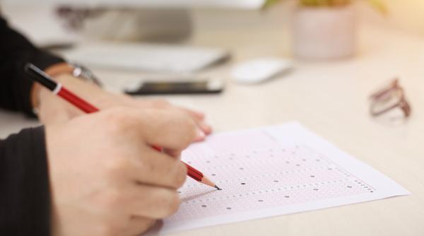 bacalaureat si evaluare nationala examenele se vor derula cu prezenta fizica