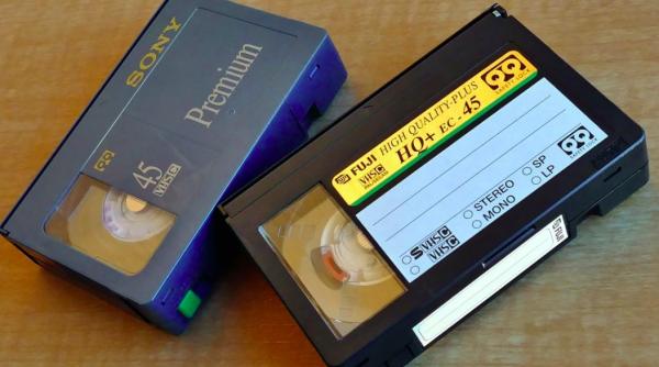 mandat de arestare emis pentru o caseta vhs inchiriata si nereturnata