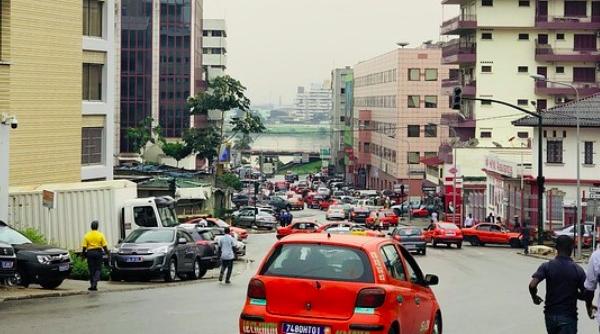 toti examinatorii auto suspendati pentru frauda in coasta de fildes
