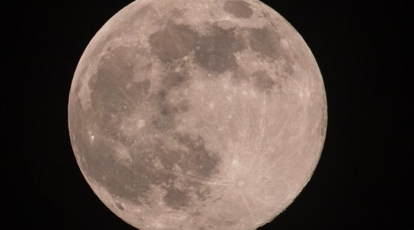 super luna roz vizibila in aceasta noapte de unde vine numele