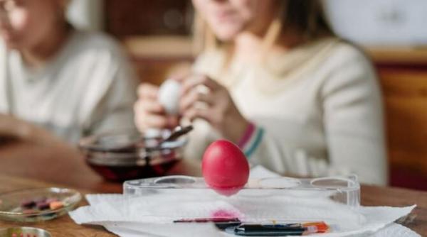 cand se vopsesc de fapt ouale de pasti de ce este bine sa ciocnim cu familia