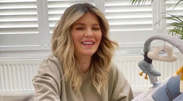 gina pistol foto amuzanta cu josephine fanii au ras cu lacrimi fiica mea imi transmite mesaje subtile