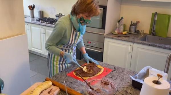 pasca si cozonac  retetele pregatite la castelul savarsin de catre majestatea sa margareta