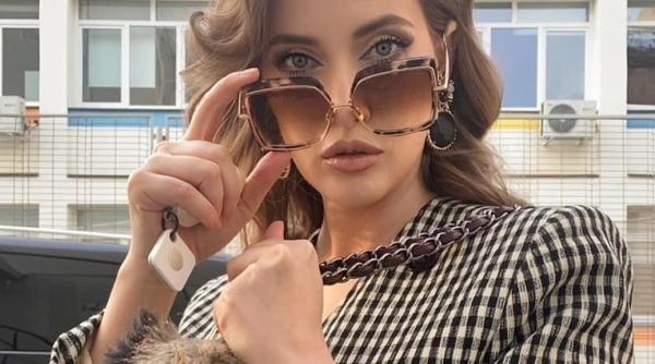 oana roman criticata de iulia albu nu este ok sa te pozezi in aceasta ipostaza foto