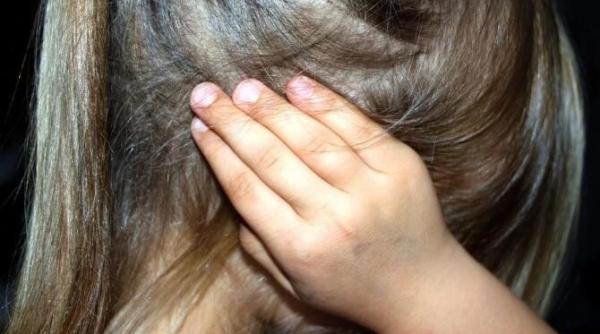 pradatorul din slatina prins si dus la audieri locuieste cu mama si bunica sa