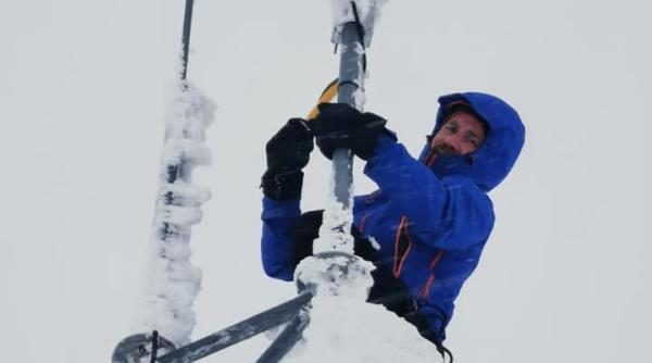 secrete si provocari din viata meteorologilor de la varful omu  gabriela bancila  noi nu ne putem imagina cam ce inseamna