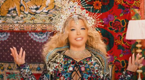 loredana groza facuta praf comentariu genial din partea unui fan aluzie la fuego a zis baiatu ca vrea