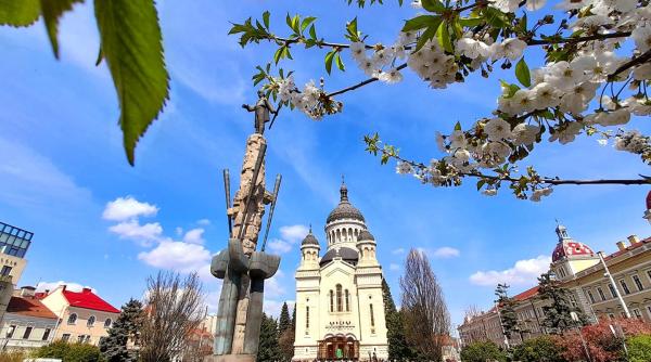 noaptea de inviere pasti 2021 au inceput deja pregatirile la catedrala din cluj