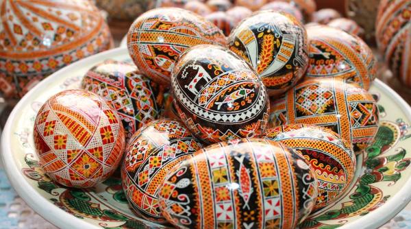 obiceiuri de pasti din maramures ritualul stravechi al oualor impistrite se mai pastreaza in cateva sate